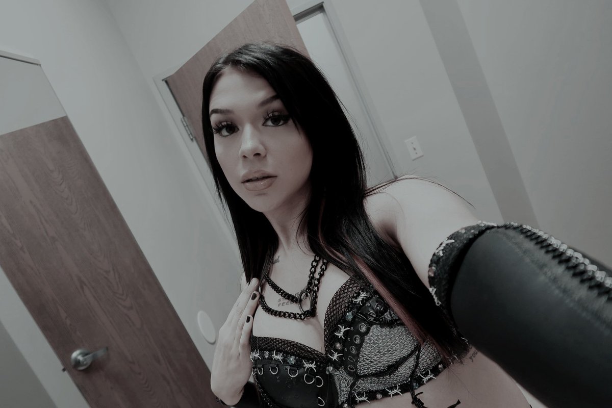 CrimsonAdorned's tweet photo. 𝕬 𝖘𝖎𝖓𝖎𝖘𝖙𝖊𝖗 𝖘𝖙𝖞𝖑𝖊, 𝖒𝖞𝖘𝖙𝖊𝖗𝖞 𝖜𝖎𝖙𝖍 𝖆 𝖘𝖒𝖎𝖑𝖊 
𝕲𝖍𝖔𝖘𝖙𝖑𝖞 𝖆𝖓𝖉 𝖌𝖔𝖗𝖌𝖊𝖔𝖚𝖘, 𝖙𝖍𝖊𝖞 𝖆𝖑𝖑 𝖆𝖉𝖔𝖗𝖊 𝖚𝖘 https://t.co/jarjq6RW90