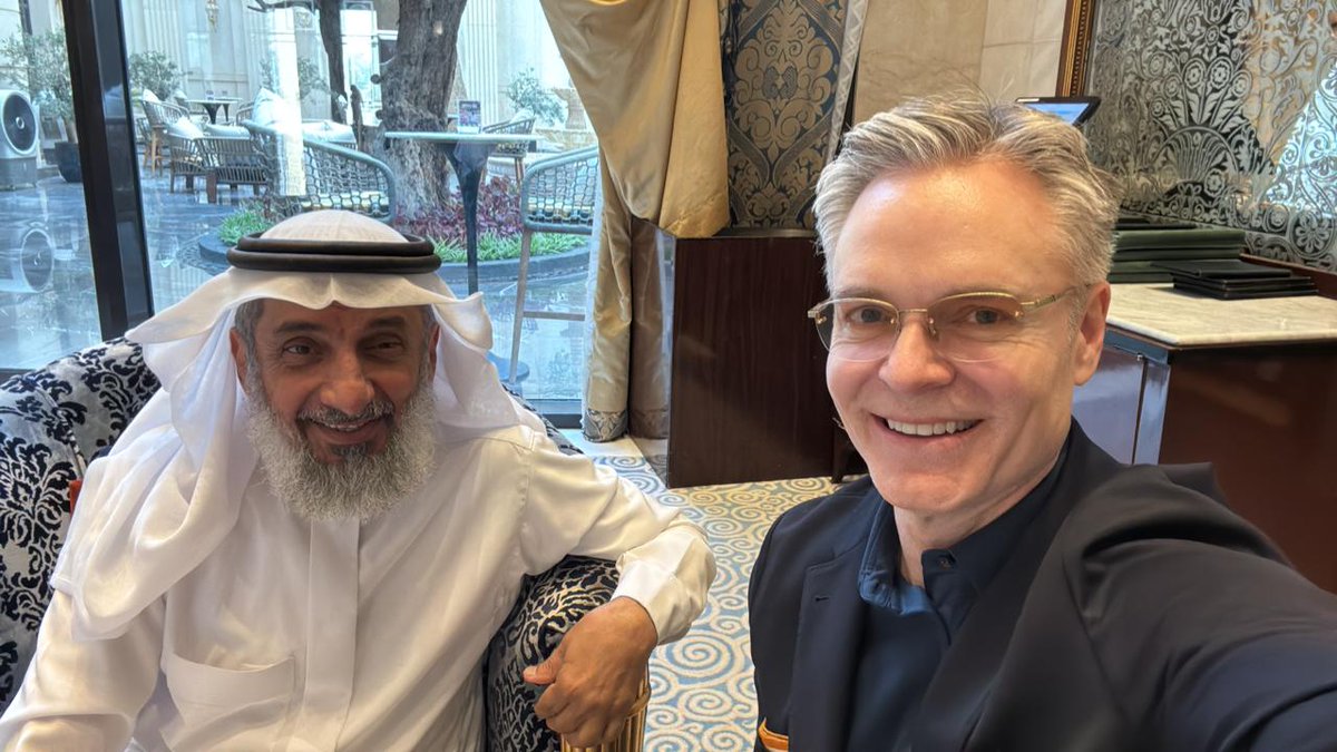 •
سعدنا بزيارة أحد أبرز العلماء
في أبحاث #الذكاء_الاصطناعي و #الروبوت 
لـ #أكاديمية_الروبوت

سعادة Dr. Eric Daimler <a href="/ead/">Eric Daimler</a> 

الرئيس التنفيذي ورئيس مجلس الإدارة والمؤسس المشارك لشركة Conexus AI وعضو مجلس إدارة العديد من الشركات التقنية الكبرى

في حديث تقني عالي مع د. سعود المهيدب