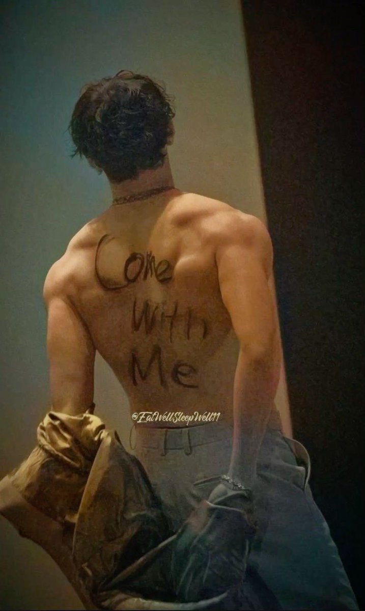 potatonotin310's tweet photo. Shirt on                                                            Shirt off https://t.co/35dDle05Qm