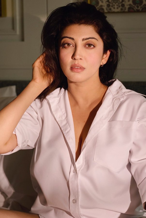 GxMfOQIXEAAR4qF?format=jpg&name=900x900