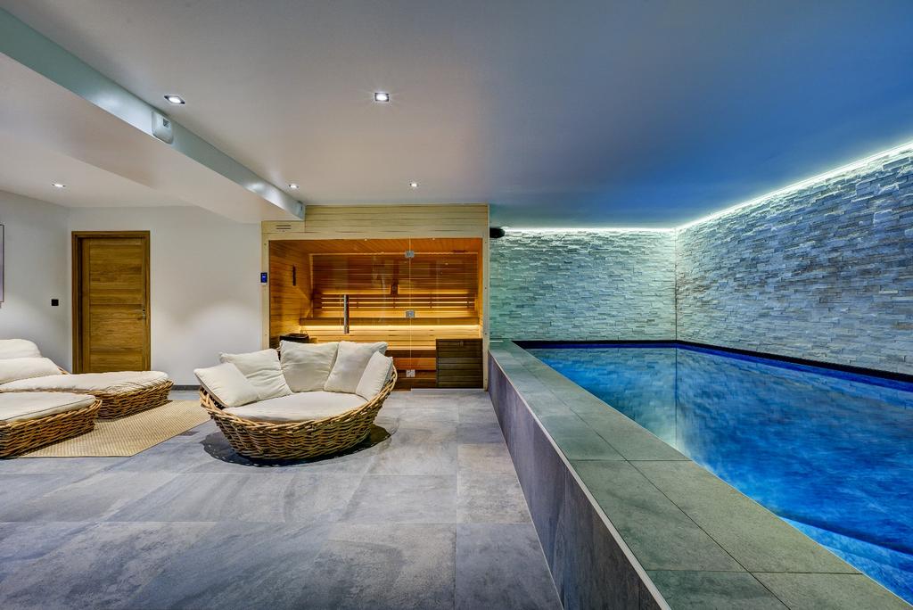 💎 Blend luxury &amp; serenity in Chamonix 🏔💦

At Chamonix Prestige, our exceptional chalets offer much more than incredible views...
👉 outdoor jacuzzis 🔥, private swimming pools

📍 Explore our exclusive collection and our latest availability for this summer 

#ChamonixPrestige