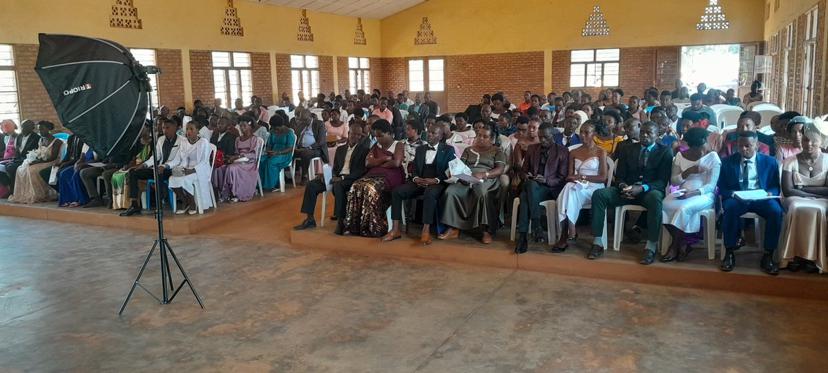Rukara Sector (@rukara_sector) on Twitter photo Kuri uyu wa kane @RukaraSector hasezeranye imiryango 16 harimo iyabanaga mu buryo butemewe n'amategeko, iyi miryango yashimiwe intambwe bateye yo kubana byemewe n'amategeko basabwa guharanira kubaka umuryango utekanye
<a href="/KayonzaDistrict/">Kayonza District</a>
<a href="/RwandaEast/">πππ¬πππ«π§ ππ«π¨π―π’π§ππ | ππ°ππ§ππ</a>
<a href="/BoscoNyemazi/">Nyemazi John Bosco</a> Kuri uyu wa kane @RukaraSector hasezeranye imiryango 16 harimo iyabanaga mu buryo butemewe n'amategeko, iyi miryango yashimiwe intambwe bateye yo kubana byemewe n'amategeko basabwa guharanira kubaka umuryango utekanye
<a href="/KayonzaDistrict/">Kayonza District</a>
<a href="/RwandaEast/">πππ¬πππ«π§ ππ«π¨π―π’π§ππ | ππ°ππ§ππ</a>
<a href="/BoscoNyemazi/">Nyemazi John Bosco</a>
