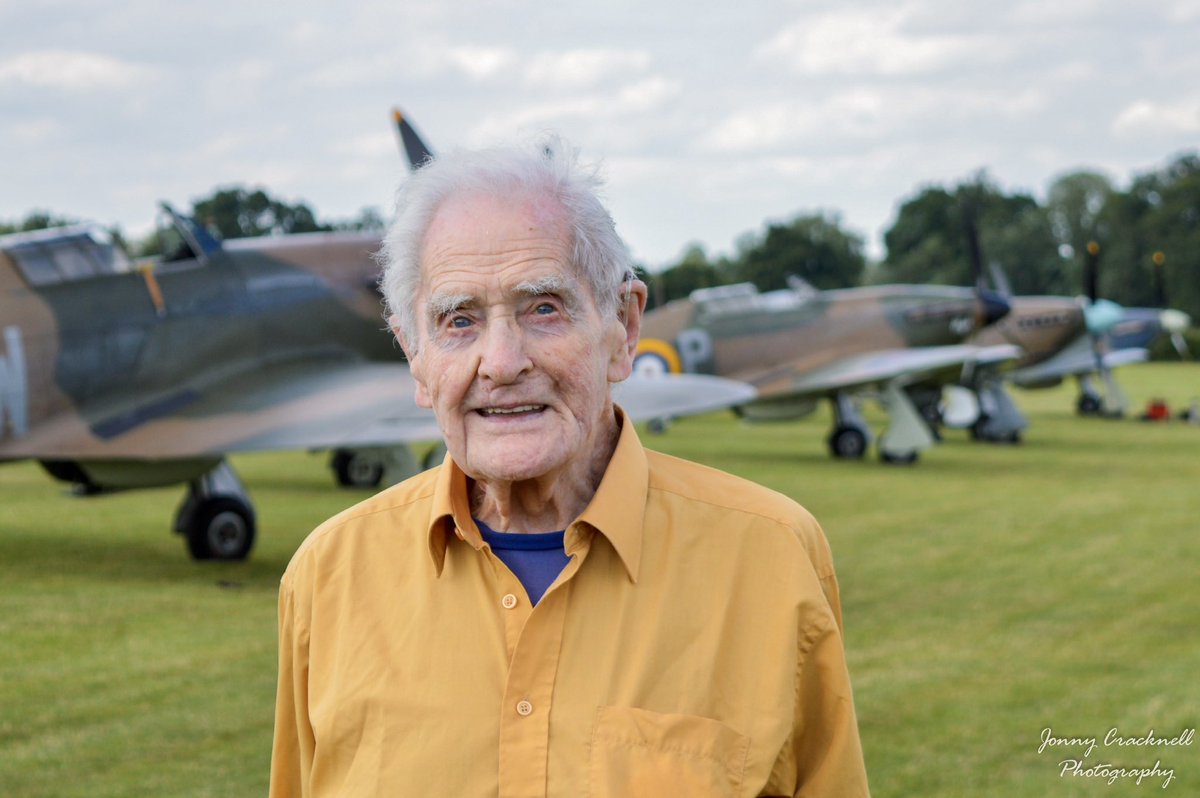 Born &amp; died this day, 31st July.
The wonderful Flt Lt Archie McInnes - one of the last of #thefew who died on the very evening of his 💯 birthday in 2019.
A great man who adored the Hawker Hurricane 🙌🏻 #BattleofBritain #lestweforget