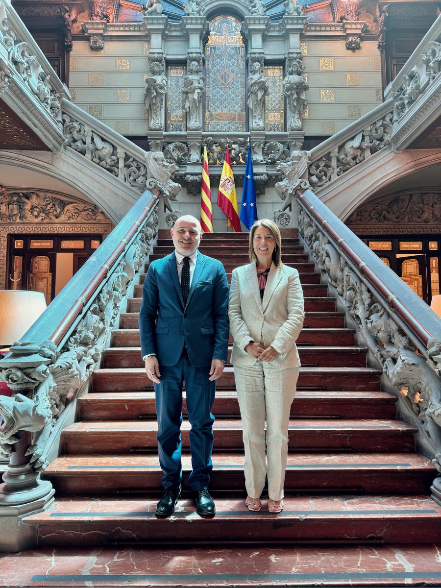 Delegació del Govern a Catalunya (@delegobcataluna) on Twitter photo El delegat del govern, <a href="/carlosprietogo/">Carlos Prieto Gómez</a>, ha mantingut avui la primera trobada institucional amb la nova degana de l'<a href="/ICABarcelona/">ICAB · Advocacia Barcelona</a>, <a href="/crivallejo/">Cristina Vallejo</a>, recentment nomenada en el càrrec.
A la reunió s'han abordat temes d’interés sobre l’advocacia i altres afers relacionats amb la justícia El delegat del govern, <a href="/carlosprietogo/">Carlos Prieto Gómez</a>, ha mantingut avui la primera trobada institucional amb la nova degana de l'<a href="/ICABarcelona/">ICAB · Advocacia Barcelona</a>, <a href="/crivallejo/">Cristina Vallejo</a>, recentment nomenada en el càrrec.
A la reunió s'han abordat temes d’interés sobre l’advocacia i altres afers relacionats amb la justícia