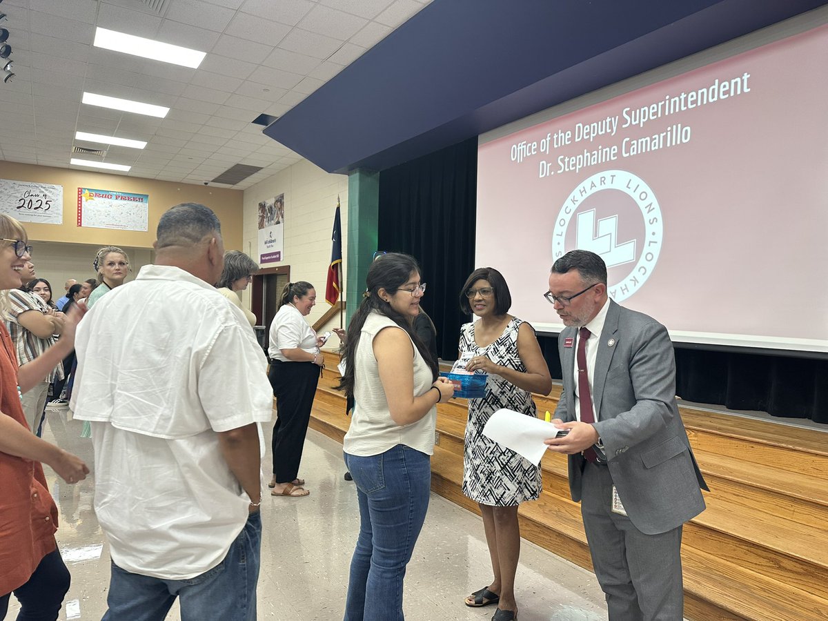 LockhartISD's tweet photo. As a special surprise, our new teachers received a $200 Amazon gift card to help prepare their classrooms—THANK YOU to the the Education Foundation for always showing a true #LockHeartForPeople and supporting our teachers as they support our students! 🔒❤️ https://t.co/jJ8xOff569