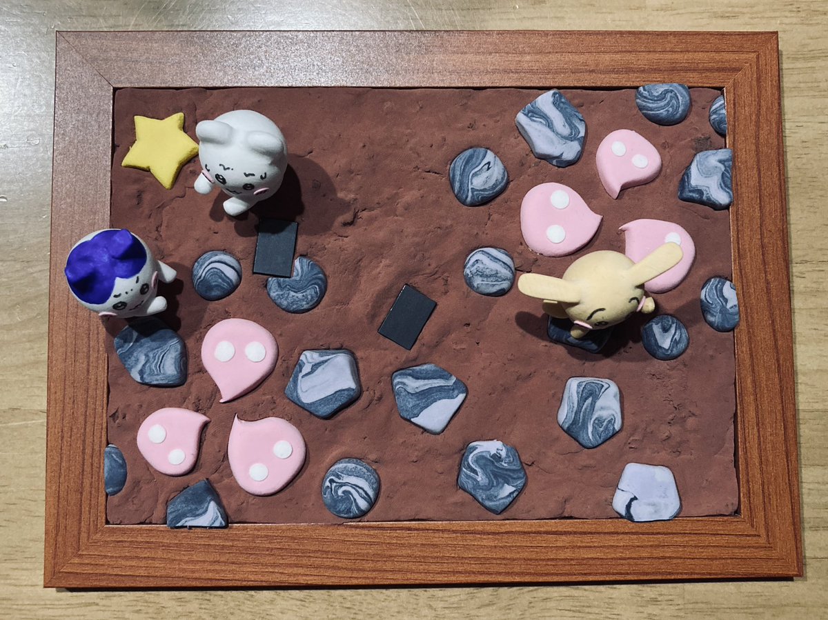 土台は80%おわり
せっかくだからこの子達にも武器を持たせなきゃね〜