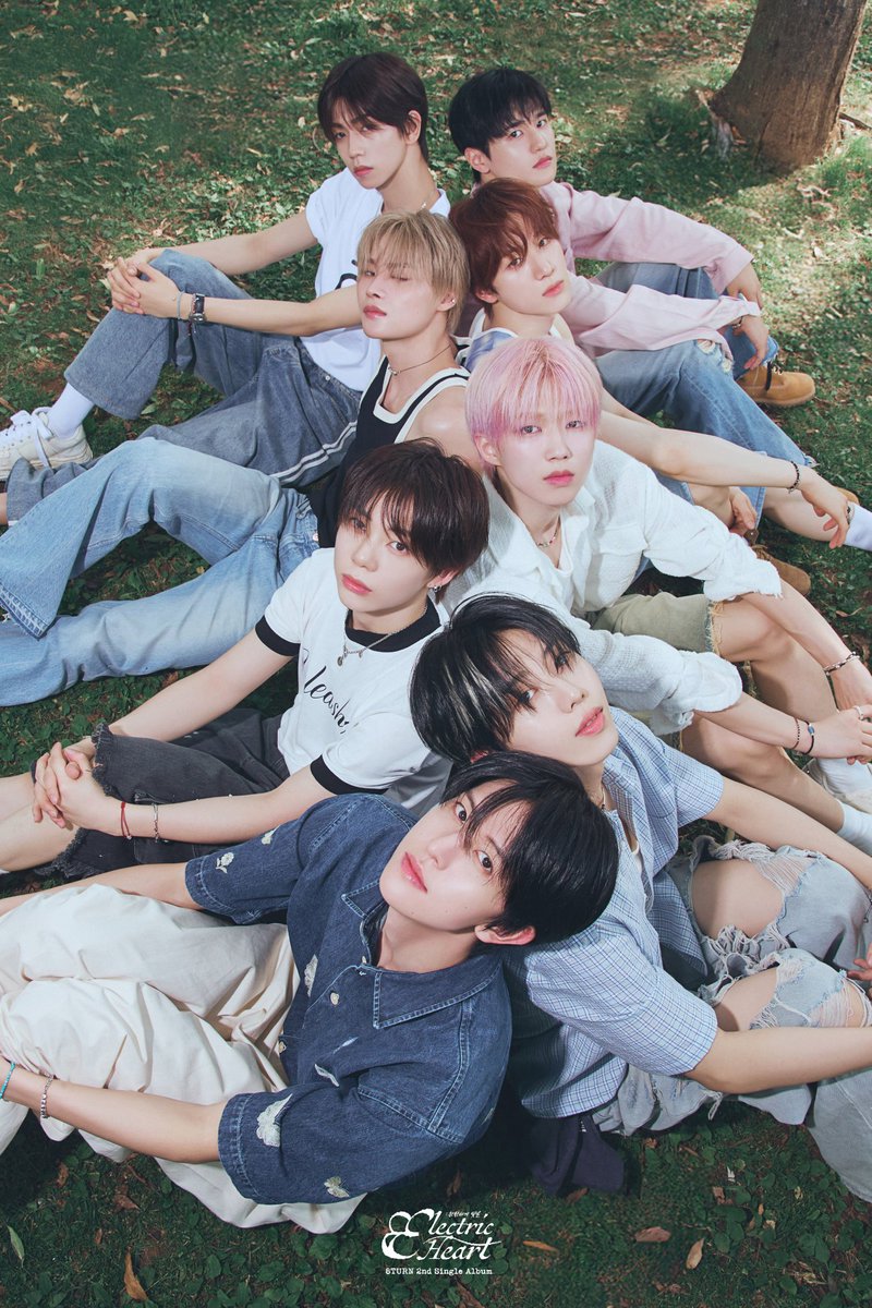 8TURNBRAZIL's tweet image. 💙🦋| Saiu o terceiro concept photos de [Electric Heart: 찬란하게 빛날]

💿 ALBUM RELEASE
21.08.2025 6AM(🇧🇷)

#8TURN #에잇턴 #エイトターン
#Electric_Heart
#8TURN_Electric_Heart