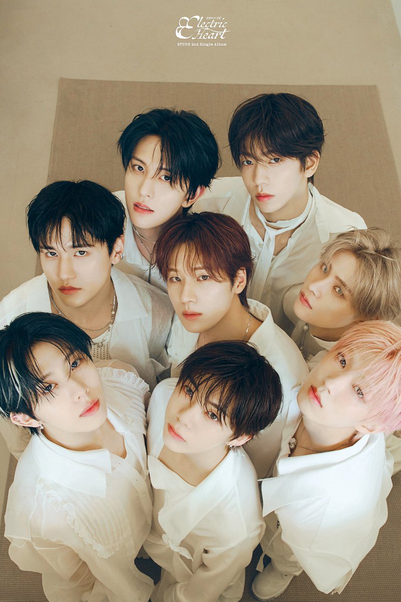 8TURNBRAZIL's tweet image. 💙🦋| Saiu o terceiro concept photos de [Electric Heart: 찬란하게 빛날]

💿 ALBUM RELEASE
21.08.2025 6AM(🇧🇷)

#8TURN #에잇턴 #エイトターン
#Electric_Heart
#8TURN_Electric_Heart