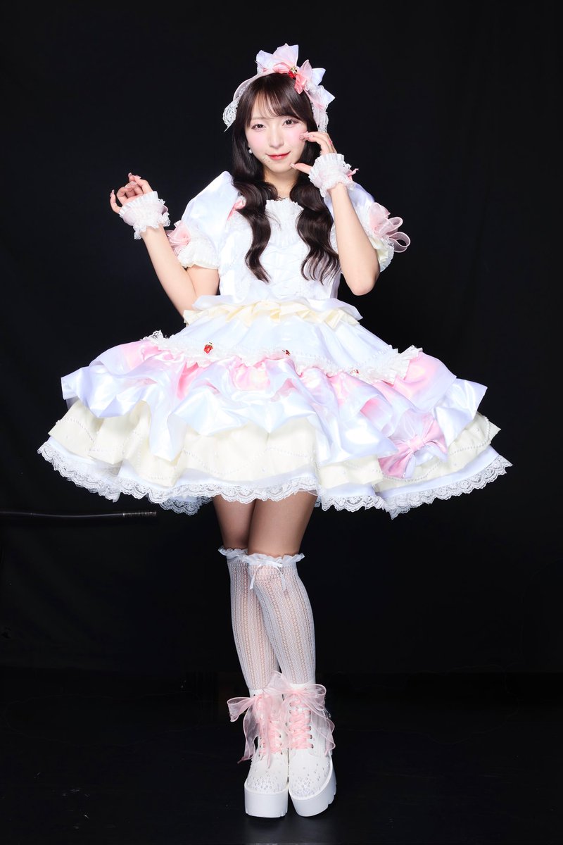 りせちゃんの生誕衣装 作ったよ🎂🤍 とっても似合っててかわいい^ ̫^✌🏻