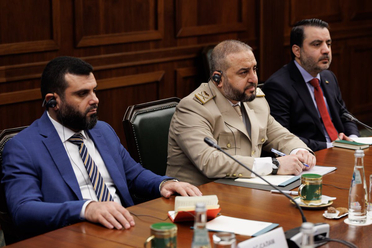 🚨 🚨

عندما تجلس عاقل أمام والدك وهو يوبخ بك.