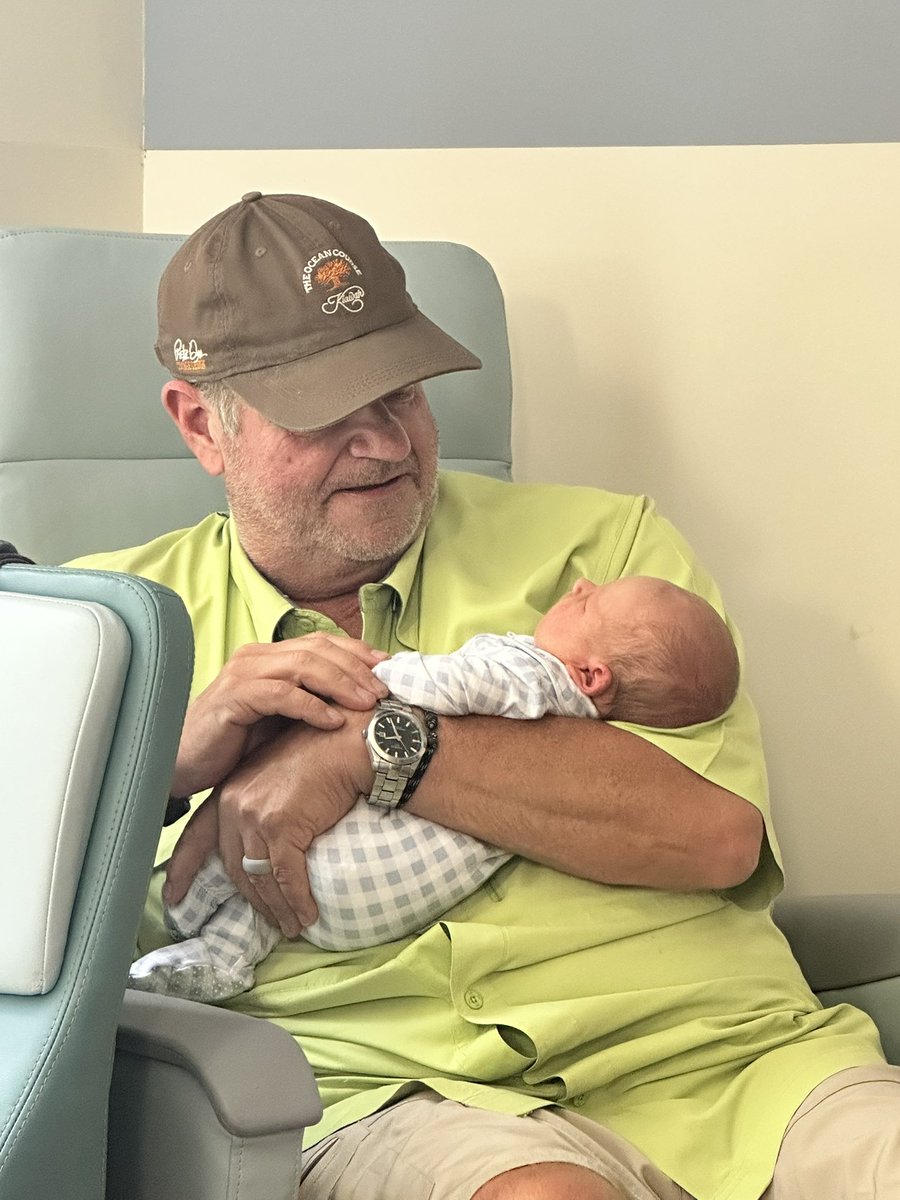 BrookeDowning10's tweet photo. @nscottdowning Happy Birthday to our Papa Scottie! Hope you have the best day. 🩵 https://t.co/Dte3ZtNUnC