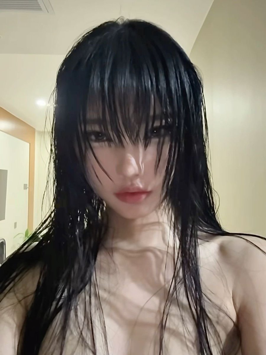 ᅠ

How  she  looks  at  you  when  you  tell  her  you're  in  a  loving  relationship  /  marriage  ( 😇 )

ᅠ