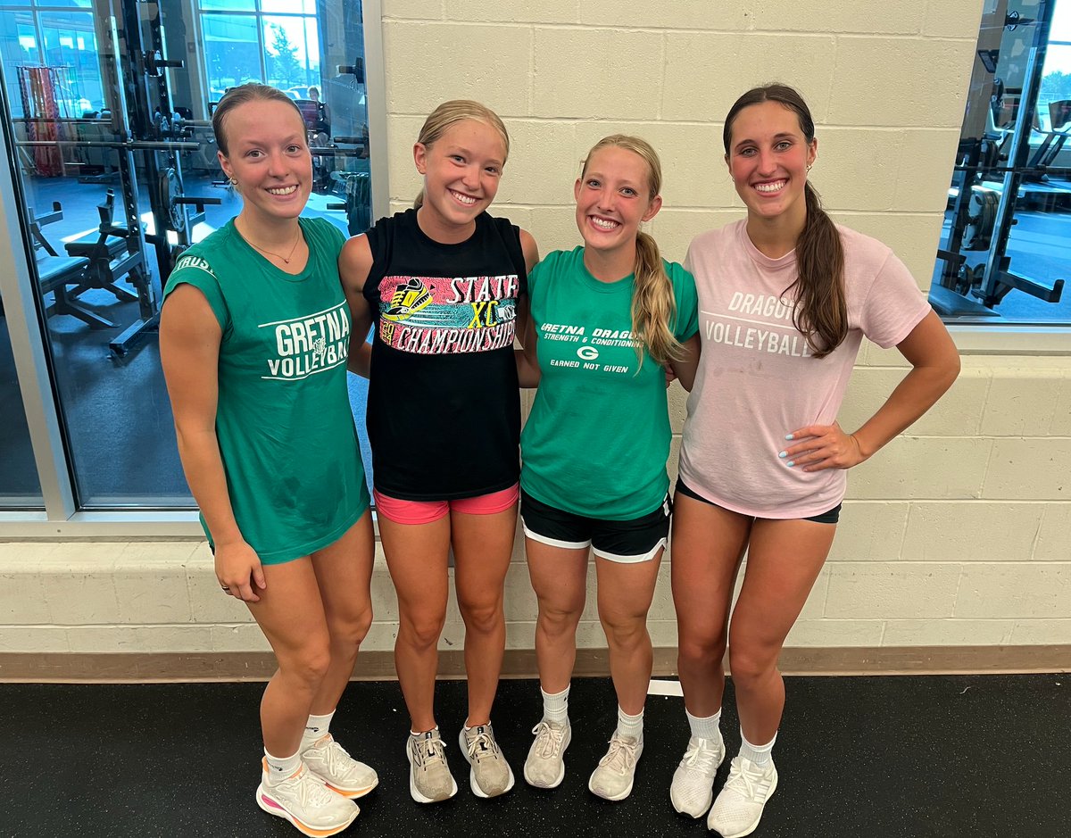 Girls Lifters of the Week!  
Maggie Miller (12th) 
Lucy Zabloudil (11th) 
Kelsey Van Waart (12th)
Kaylee Spath (12th)