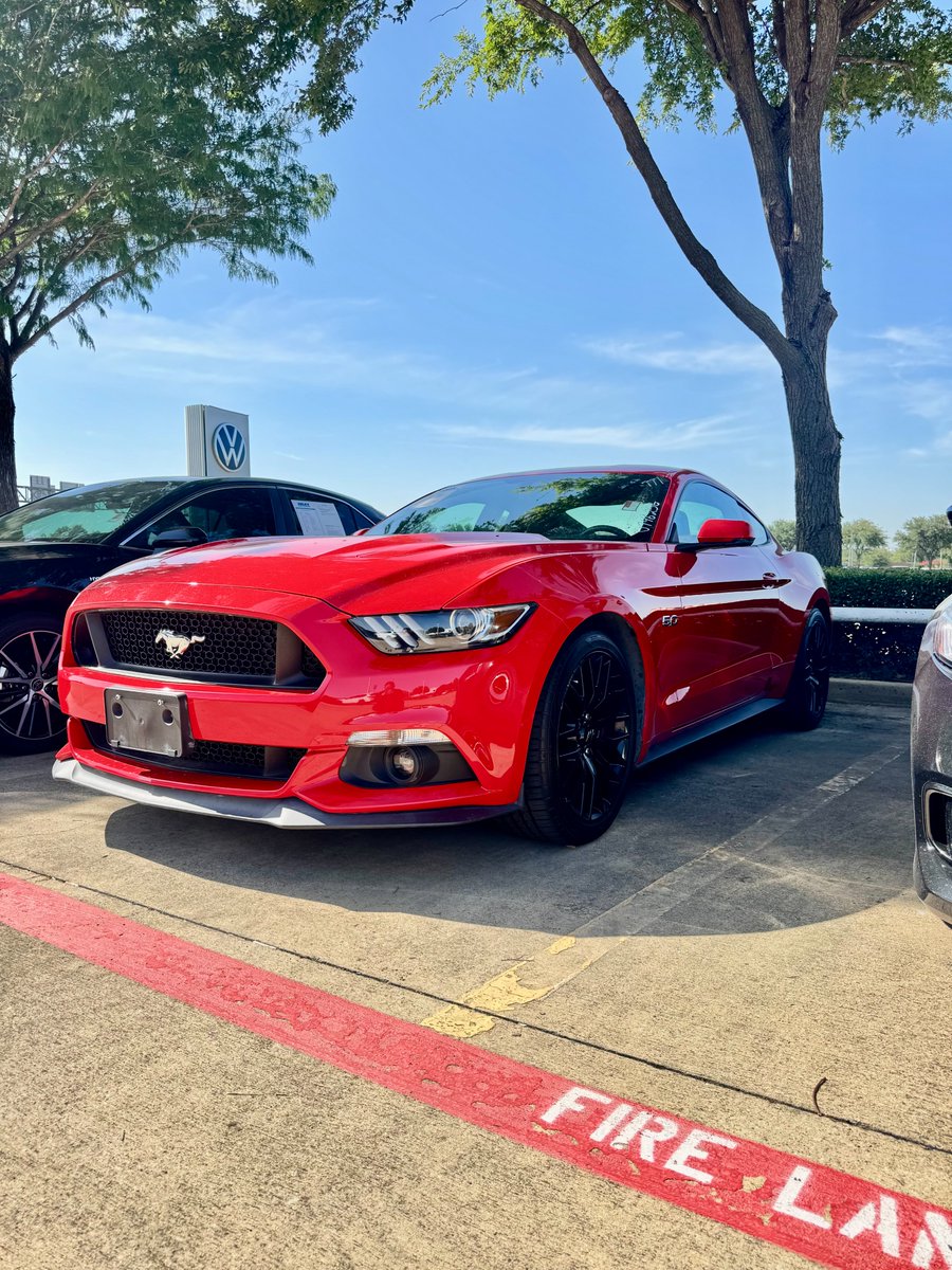 HileyVW's tweet photo. 🔥 Feel the power! 🔥 Check out this used 2015 Ford Mustang GT in eye-catching Race Red! ❤️🏁

Classic muscle, bold style, and a roar that never gets old. Stop by and see it in person today! 🚗💨 https://t.co/mMaN96ViB9