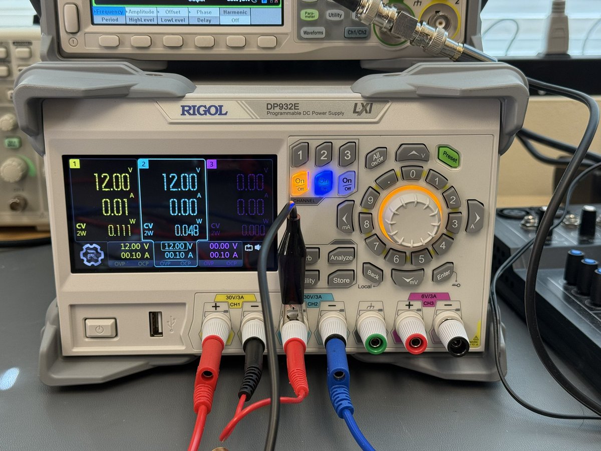 cseeg7's tweet photo. Got to work and my boss surprised me with this bad boy https://t.co/VVc0q9hnHw