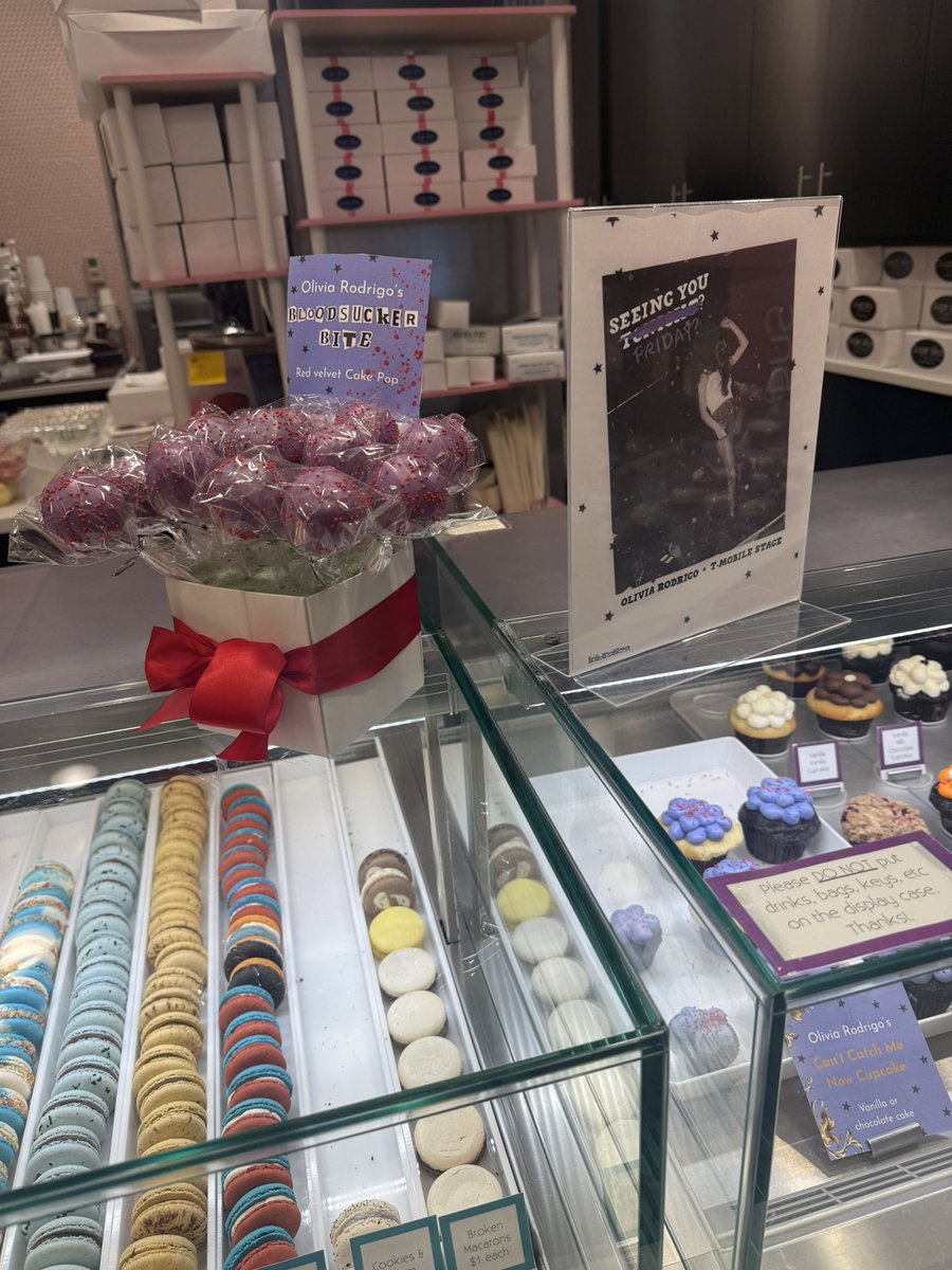 made it to the 3rd location!!!! #LIVPALOOZA <a href="/LiviesHQ/">olivia’s livies 💋</a> <a href="/oliviarodrigo/">Olivia Rodrigo</a>