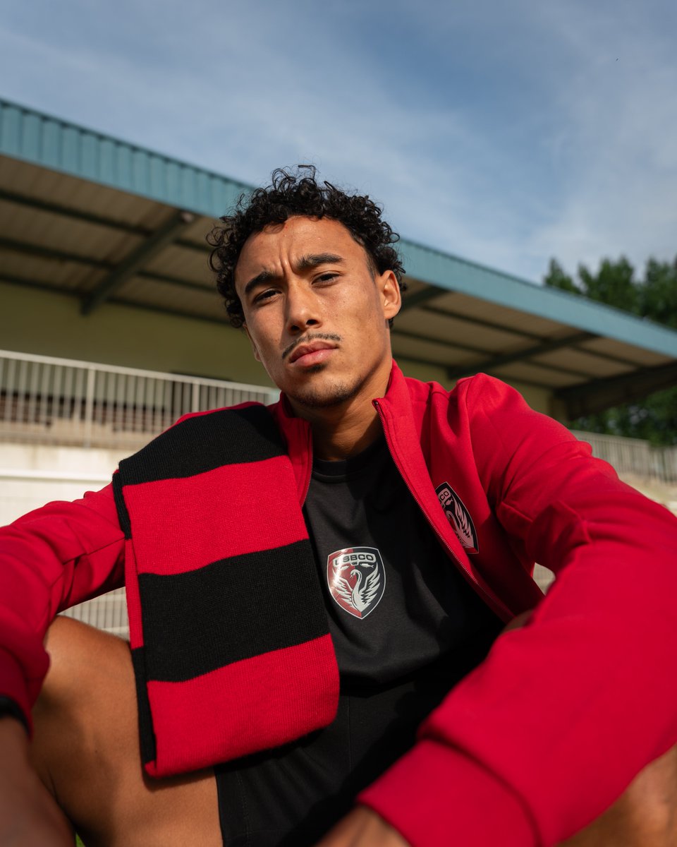 𝐍𝐨𝐚𝐡 𝐅𝐚𝐭𝐚𝐫, 𝐮𝐧 𝐞𝐧𝐟𝐚𝐧𝐭 𝐝𝐞 𝐥𝐚 𝐫𝐞́𝐠𝐢𝐨𝐧 𝐫𝐞𝐣𝐨𝐢𝐧𝐭 𝐁𝐨𝐮𝐥𝐨𝐠𝐧𝐞 !

Ailier de 23 ans originaire des Hauts de France, Noah est passé par le centre de préformation de Liévin avant de rejoindre le LOSC.