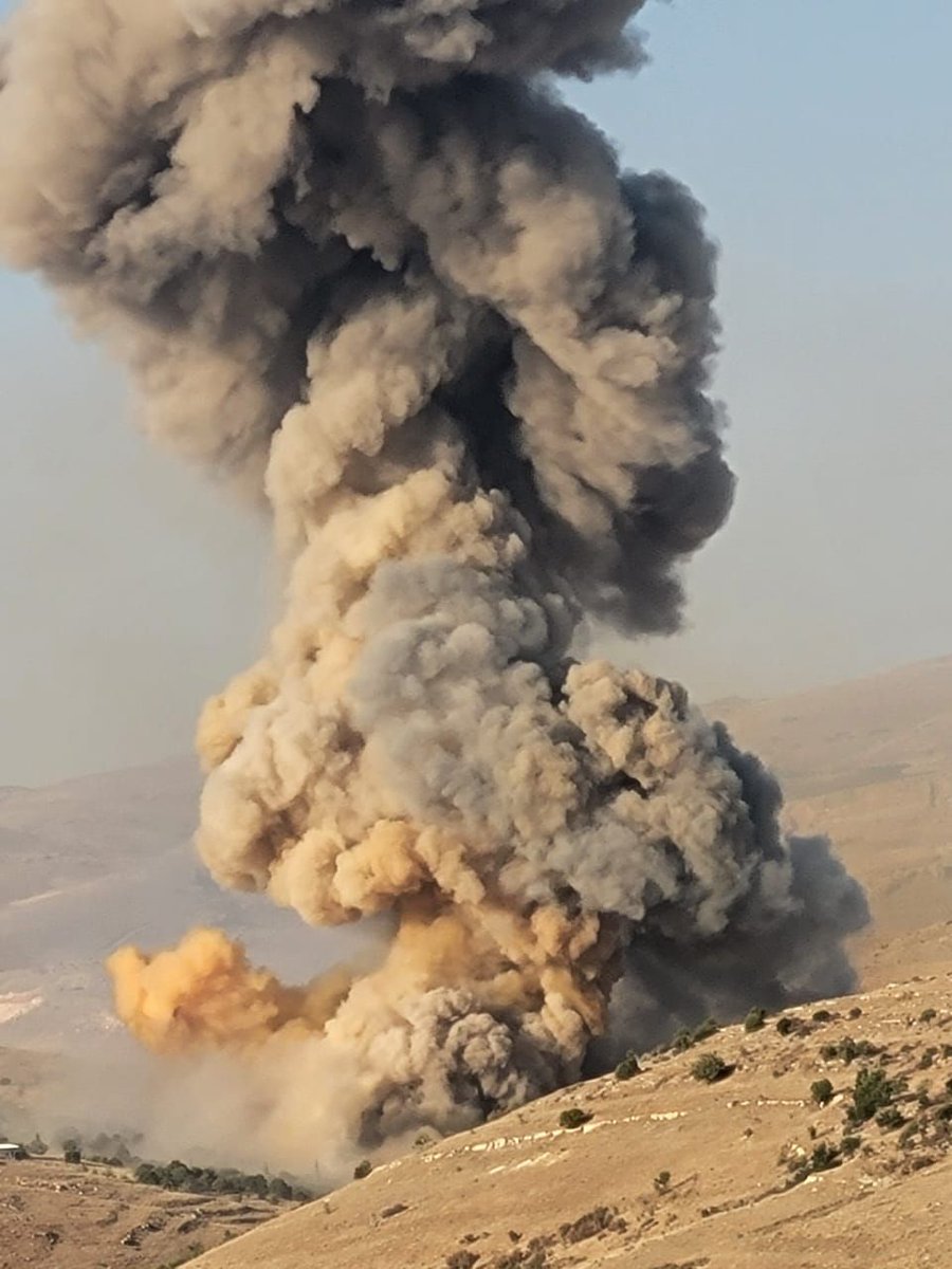 🚨🚨لقطة توثق إحدى الغارات الإسرائيلية التي استهدفت البقاع