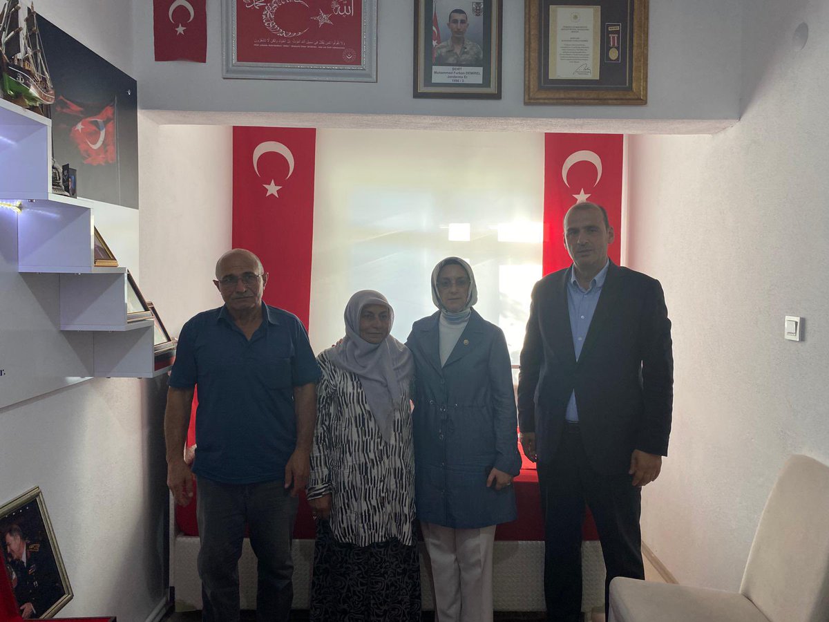 Fatih BİLDİK 🇹🇷 (@fatih__bildik) on Twitter photo 📍Karacaören ‘deyiz..
Milletvekilimiz <a href="/selvacam/">Lütfiye Selva Çam 🇹🇷</a> eşliğinde, Meclis Üyemiz <a href="/erhaniyiaksu06/">Erhan İyiaksu</a>, Yönetim Kurulu Üyelerimiz ve Mahalle Başkanımız ile birlikte;
Güneydoğu Şehidimiz Muhammed Furkan Demirel ’in Karacaören mahallemizde ikamet eden kıymetli ailesine ziyarette bulunduk.
Bu 📍Karacaören ‘deyiz..
Milletvekilimiz <a href="/selvacam/">Lütfiye Selva Çam 🇹🇷</a> eşliğinde, Meclis Üyemiz <a href="/erhaniyiaksu06/">Erhan İyiaksu</a>, Yönetim Kurulu Üyelerimiz ve Mahalle Başkanımız ile birlikte;
Güneydoğu Şehidimiz Muhammed Furkan Demirel ’in Karacaören mahallemizde ikamet eden kıymetli ailesine ziyarette bulunduk.
Bu