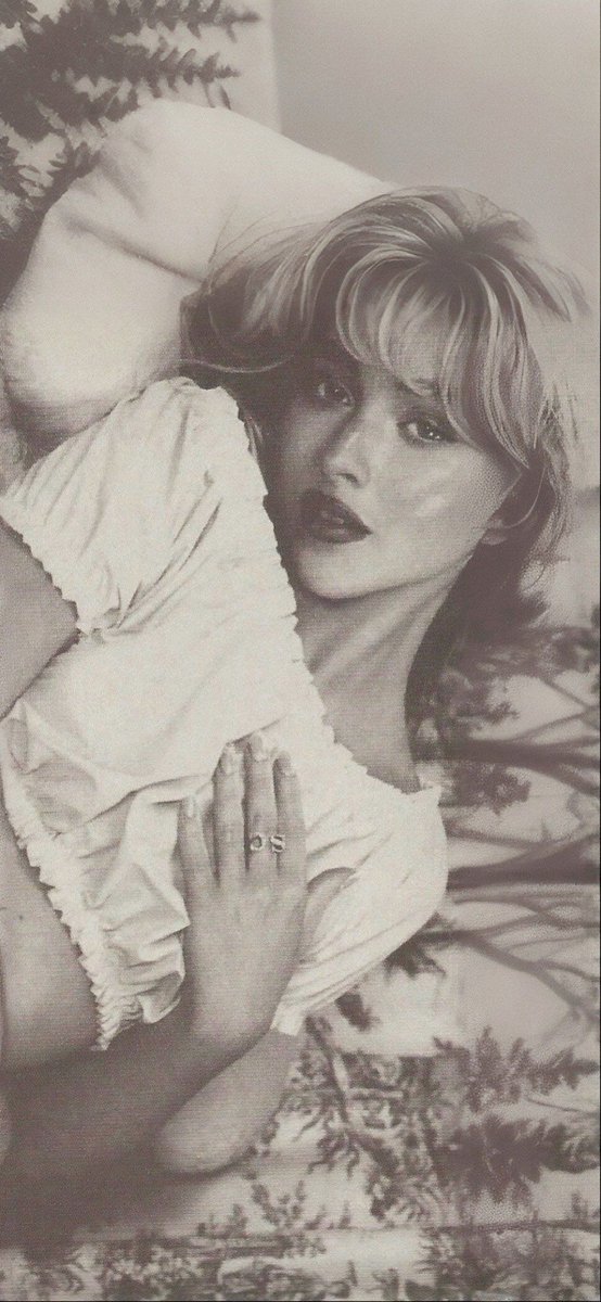 ⭑ (@comfortsabrina) on Twitter photo 