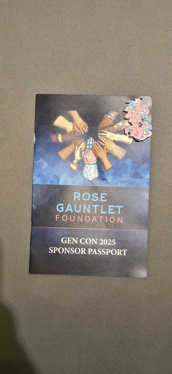 RoseGauntletFDN's tweet photo. Complete the Rose Gauntlet Foundation scavenger hunt  and get the new pin!
Be sure to check out our booth, because after many requests we have t-shirts with the RGF logo by @LyssMenold! Look good while completing the passport!
In the lounge, get in early to secure a mentorship. https://t.co/Vn6wA3ap3R