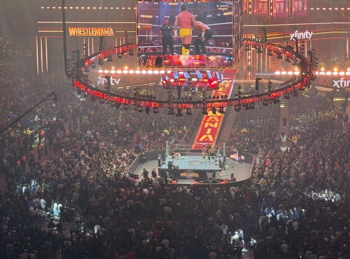 Today marks the 5th anniversary of Allegiant Stadium’s completion
About 6M fans have attended events @ the $2B facility
Already hosted: 
-Super Bowl 58
-WrestleMania 41
Will host:
WrestleMania 42 (2026)
CFP Championship (2027)
NCAA Men’s Final Four (2028)
#vegas #raiders #stadium