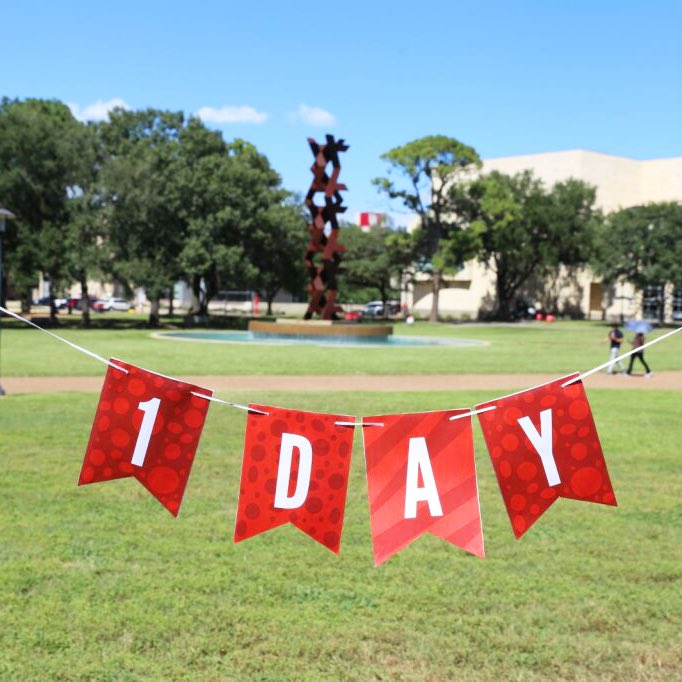 1️⃣ day to go. The UH app opens tomorrow!⏳

#OfficialCoog #UniversityOfHouston