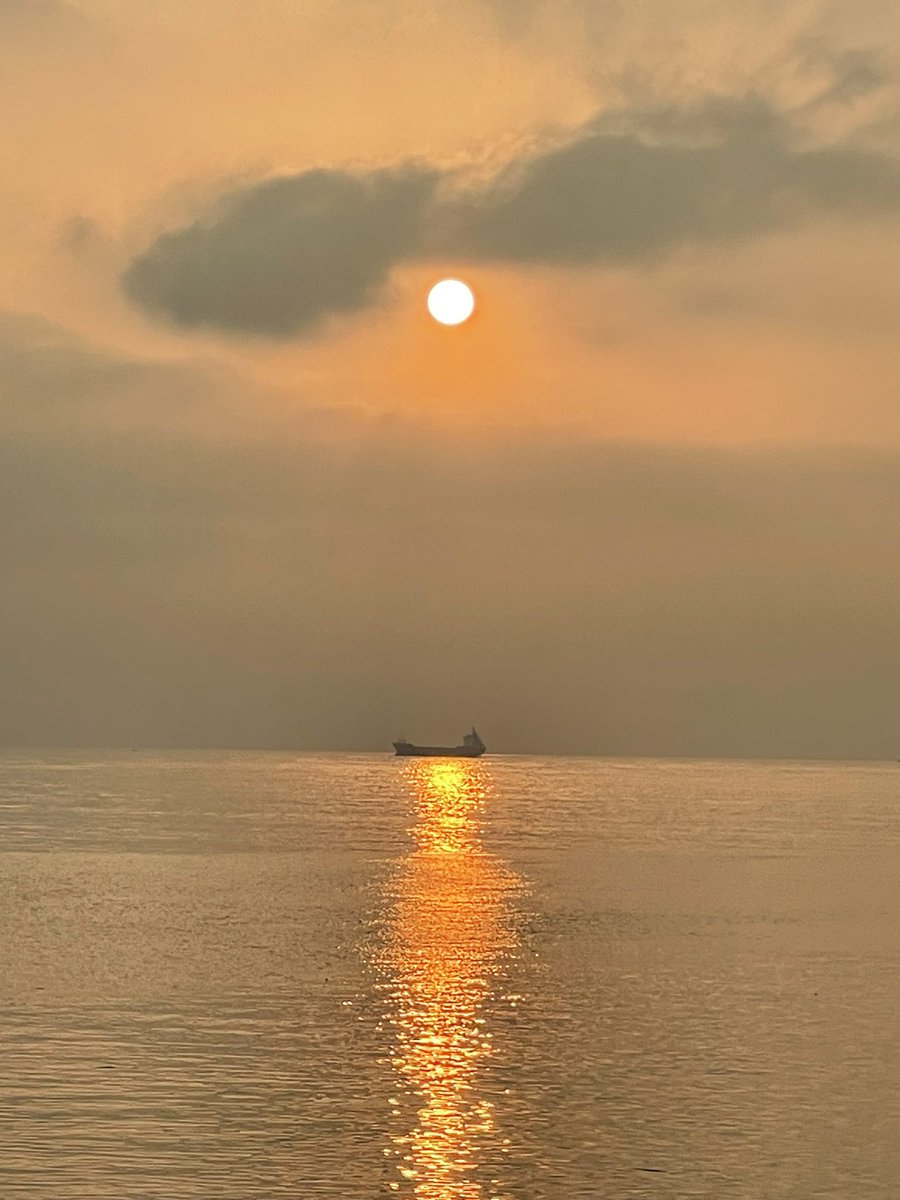 Pour survivre, le #Liban a un besoin vital de réformer sa #Justice.
Mais pendant que le ministre fanfaronne sur sa “réforme historique”, savait-il que 4 juges nommés peuvent bloquer 3 juges élus ?
Qui fait les maths au ministère ?
Ou est-ce juste réduit à des calculs politiques ?