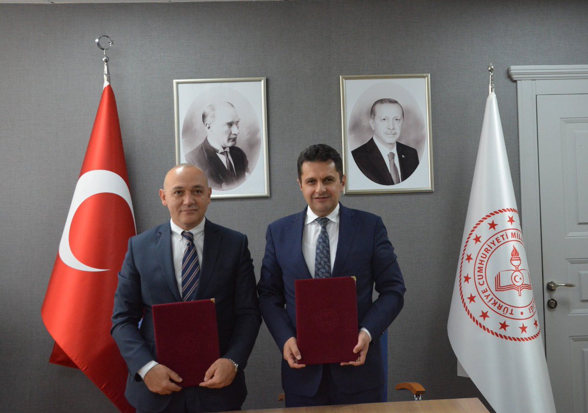 tcmeb_mtegm's tweet photo. 📌 Mesleki ve Teknik Eğitimde Sektörel İşbirlikler Artarak Devam Ediyor

Meslekî ve Teknik Eğitim Genel Müdürlüğü ile Jeneratör Sanayicileri ve Güç Sistemleri Derneği (JENDER) arasında “Mesleki Eğitim İşbirliği Protokolü” imzalandı. 

➡️ https://t.co/bPxzAk6yfg https://t.co/h9Jw092TiV