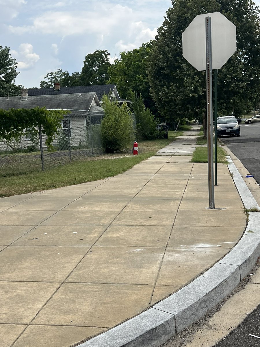 SmiffyDC's tweet image. @dc311 not sure if this is a new trend, but fire extinguishers have been popping up in Deanwood.    Could someone come collect them.   I’ve noticed a few cars sprayed.   @dcfire #dcfd #dcfire @MayorBowser