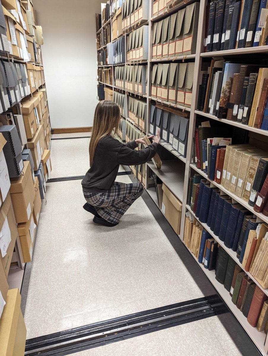 In honor of #NationalInternDay, we are highlighting Emily Horne's hard work digitizing #RollinsHistory during the Spring 2024 semester. You can find her reflections of the endeavor in "Hamilton Holt’s Scrapbooks" on our blog. Link in our bio.
Photos by Liriam Tobar