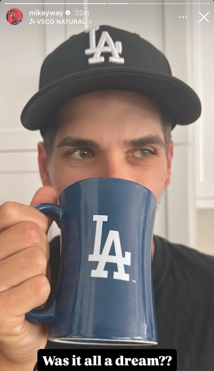 HI MIKEY !!!!!! 🙂‍↕️💙 and hello Eyebrows