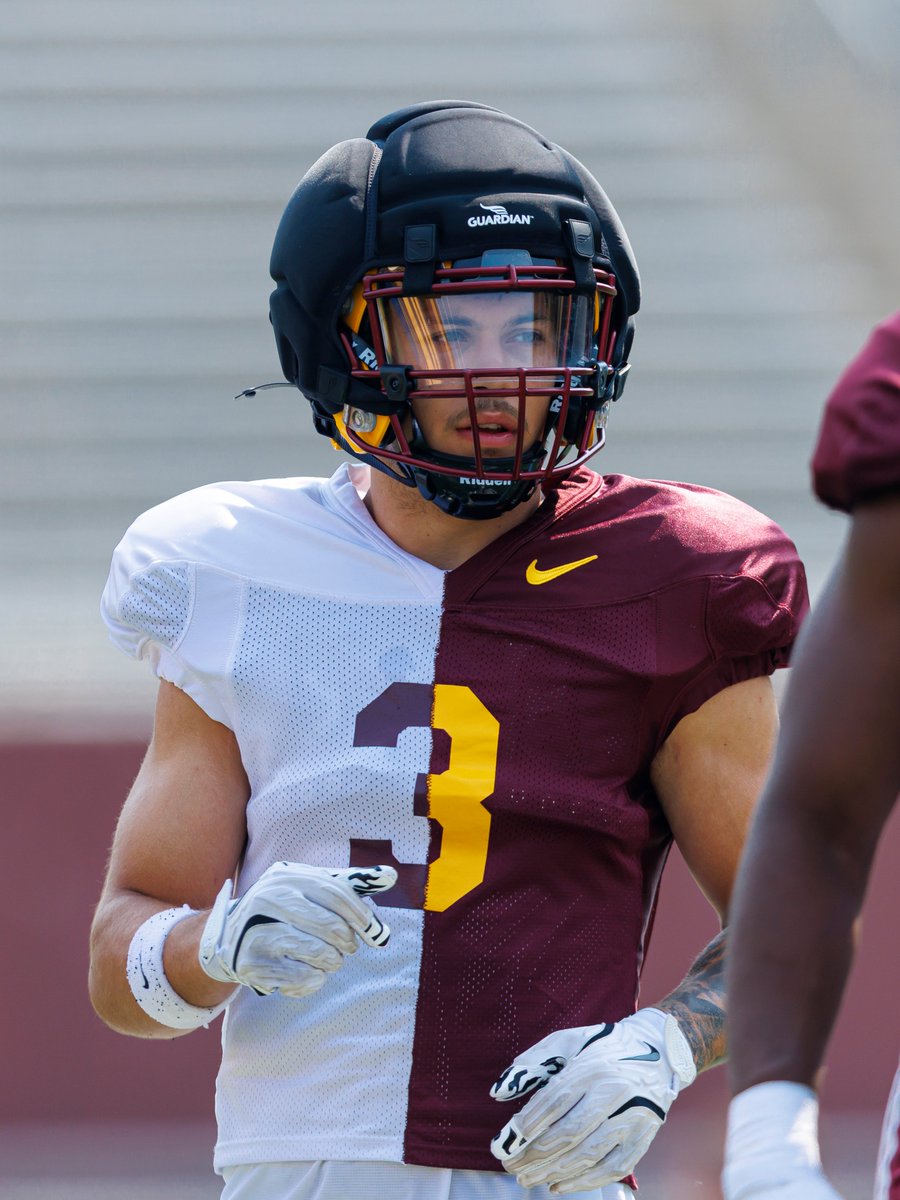 Another One 😎

Sophomore <a href="/koiperich3/">Koi Perich</a> has been named to the <a href="/hornungaward/">Paul Hornung Award</a> Watch List, an annual award that is presented to the most versatile player in major college football 

#RTB #SkiUMah #Gophers
