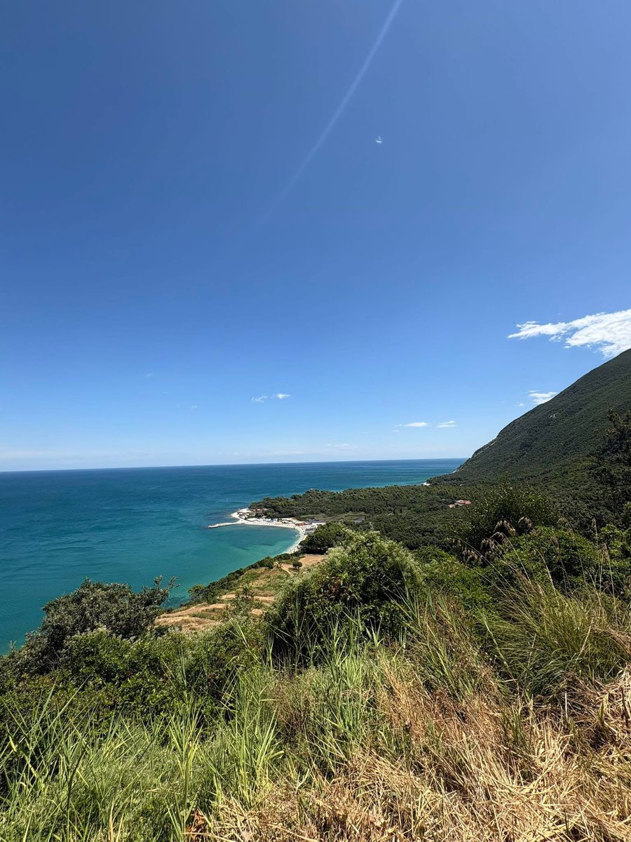 Era il Novembre del 2015 quando depositai mia proposta di Legge per candidare il Conero a Parco nazionale.
Qui il testo: documenti.camera.it/_dati/leg17/la…

Dieci anni dopo, oggi, si riparte da lì. Una nuova proposta che prende spunto dalla mia ha iniziato l’iter in Commissione Ambiente