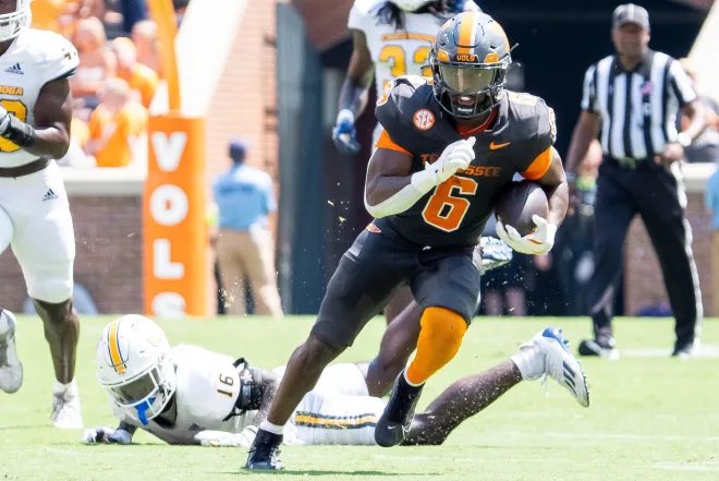 I’m blessed &amp; Greatful  to announce an SEC offer from <a href="/Vol_Football/">Tennessee Football</a> BIG Thanks to <a href="/MackScanlon/">Mack Scanlon</a> 👏🏾‼️📣
<a href="/DeRailSims/">De'Rail Sims</a> 
<a href="/ChadSimmons_/">ChadSimmons</a>
@JohnGarcia_jr
<a href="/Andrew_Ivins/">Andrew Ivins</a> <a href="/adamgorney/">Adam Gorney</a>
<a href="/polk_way/">PolkWay</a> <a href="/Rivals/">Rivals</a> <a href="/On3sports/">On3</a>
<a href="/BigCountyPreps1/">BCP SPORTS</a>
<a href="/Every24Preps/">Deontae Florence</a> <a href="/n_parrott478/">Nicholas Parrott</a>
<a href="/CoachXavierBHS/">Coach X and Os</a>