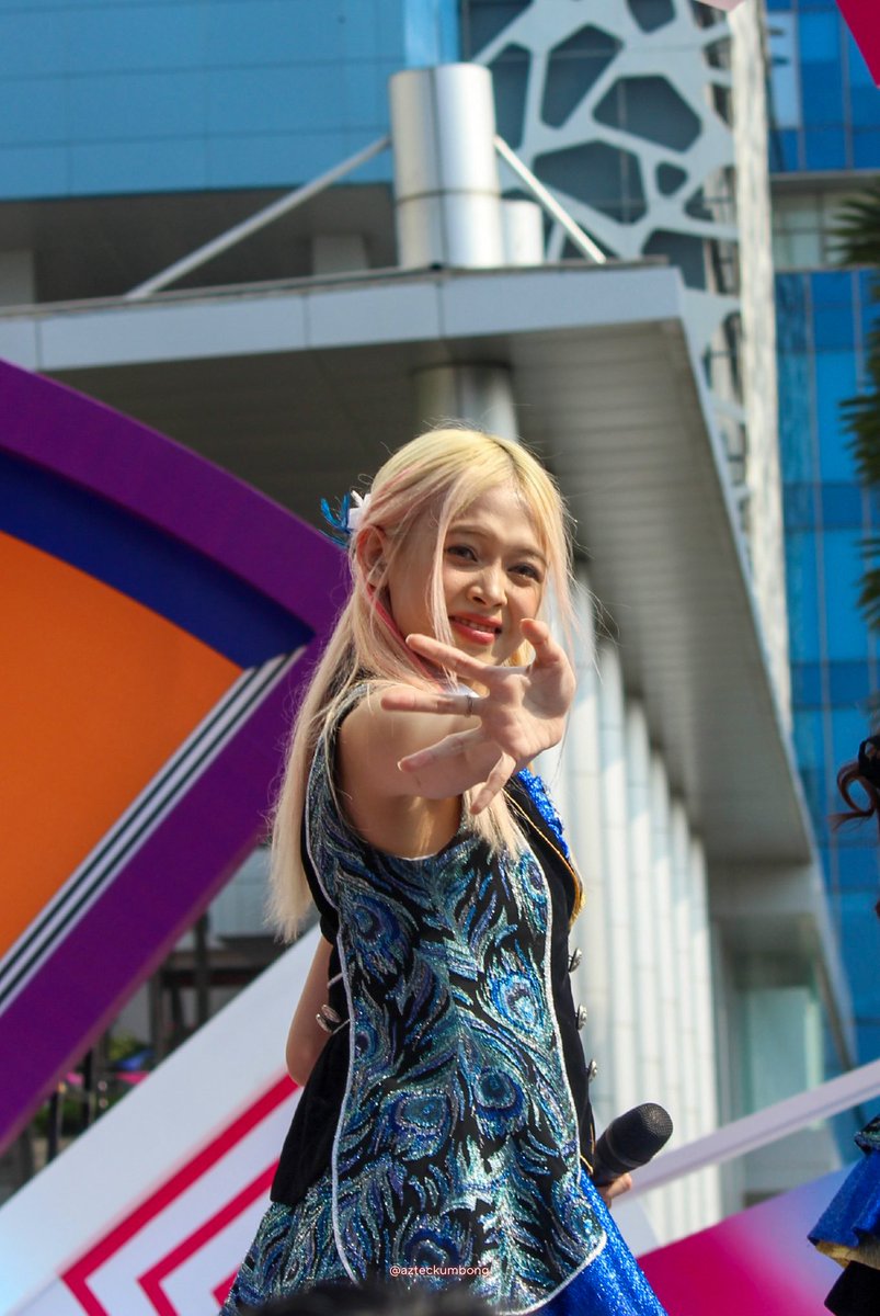 azteckumbong's tweet image. We'll meet again
Don't know where, don't know when
We all had a good time
And we're sad to see it end

Good luck be with you
You go your way, I go mine
So until the next time
It's farewell and not good-bye

See you soon @F_FeniJKT48 🖤👋