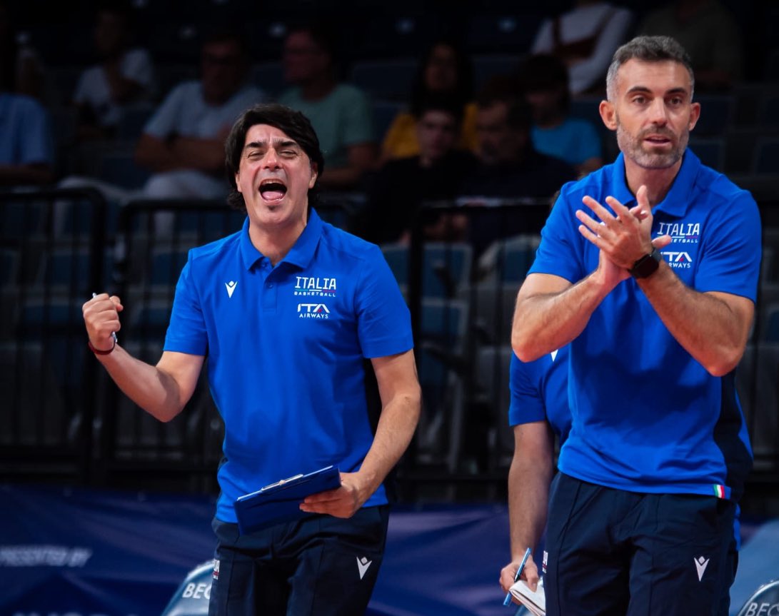 🇪🇺 El grancanario <a href="/MarcoJusto/">Marco Justo</a> luchará por las medallas en el #U18EuroBasket

🇪🇸 La #U18M se impuso a 🇹🇷 Turquía (54-77) y se enfrentará en semis a 🇷🇸 Serbia o la 🇮🇹 Italia de <a href="/FedeCiccodicola/">Federico Ciccodicola</a>, delegado del filial del <a href="/BaseCBGC/">Base CBGC</a> 

📸 <a href="/FIBA/">FIBA Basketball</a>