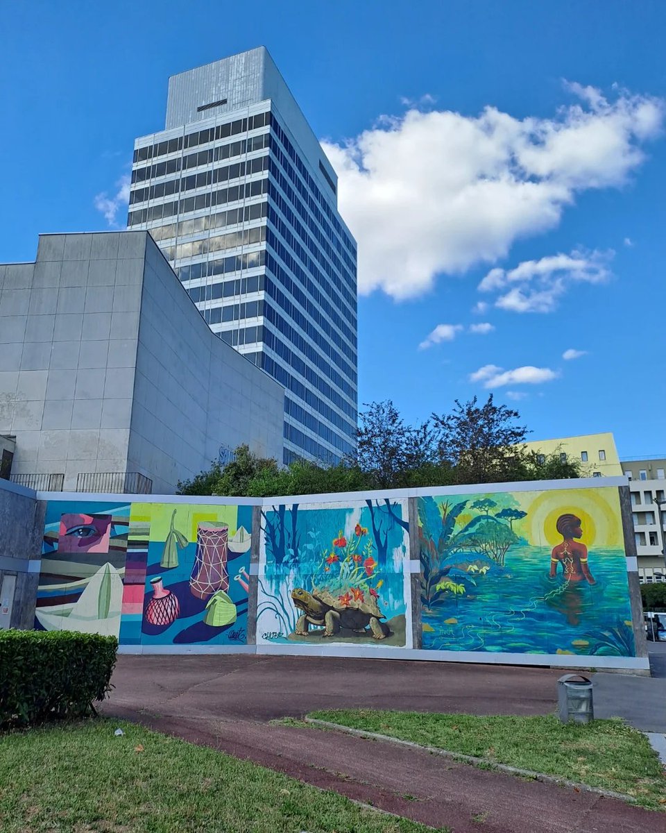 CergyPontoise95's tweet image. #JeudiPhoto | ✨ Throwback sur #CapsAttack ! ✨
Quand les murs de Cergy deviennent des toiles géantes… 😍
Fresques monumentales, explosions de couleurs, visages expressifs et formes abstraites : l’édition 2025 du festival a encore fait vibrer la ville. 💥🙌
📷 sonnypatrick974