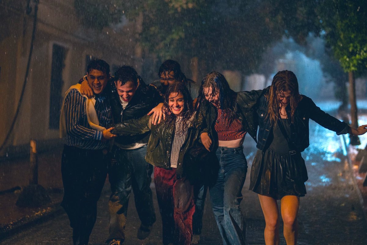 #GeleceğeMektuplar  finali hariç gayet güzel diziydi …