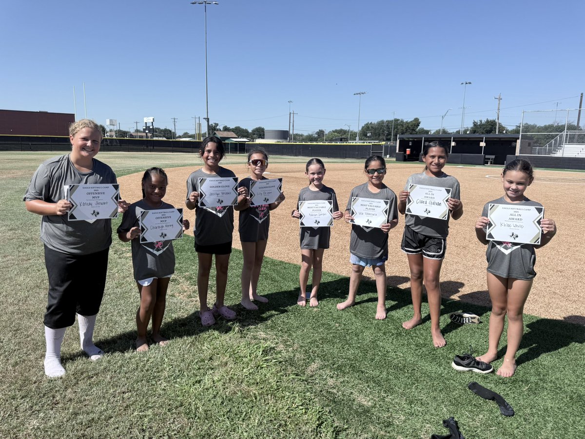 Camp Awards for Session 1
Offensive MVP: Kenedy Stewart, Charleigh Henry

Golden Glove: Jazzlyn Vasquez, Lily De Leon

MVP: Addison Campos, Vela Valenzuela

All In Award: Ciara Galvan, Khloe White