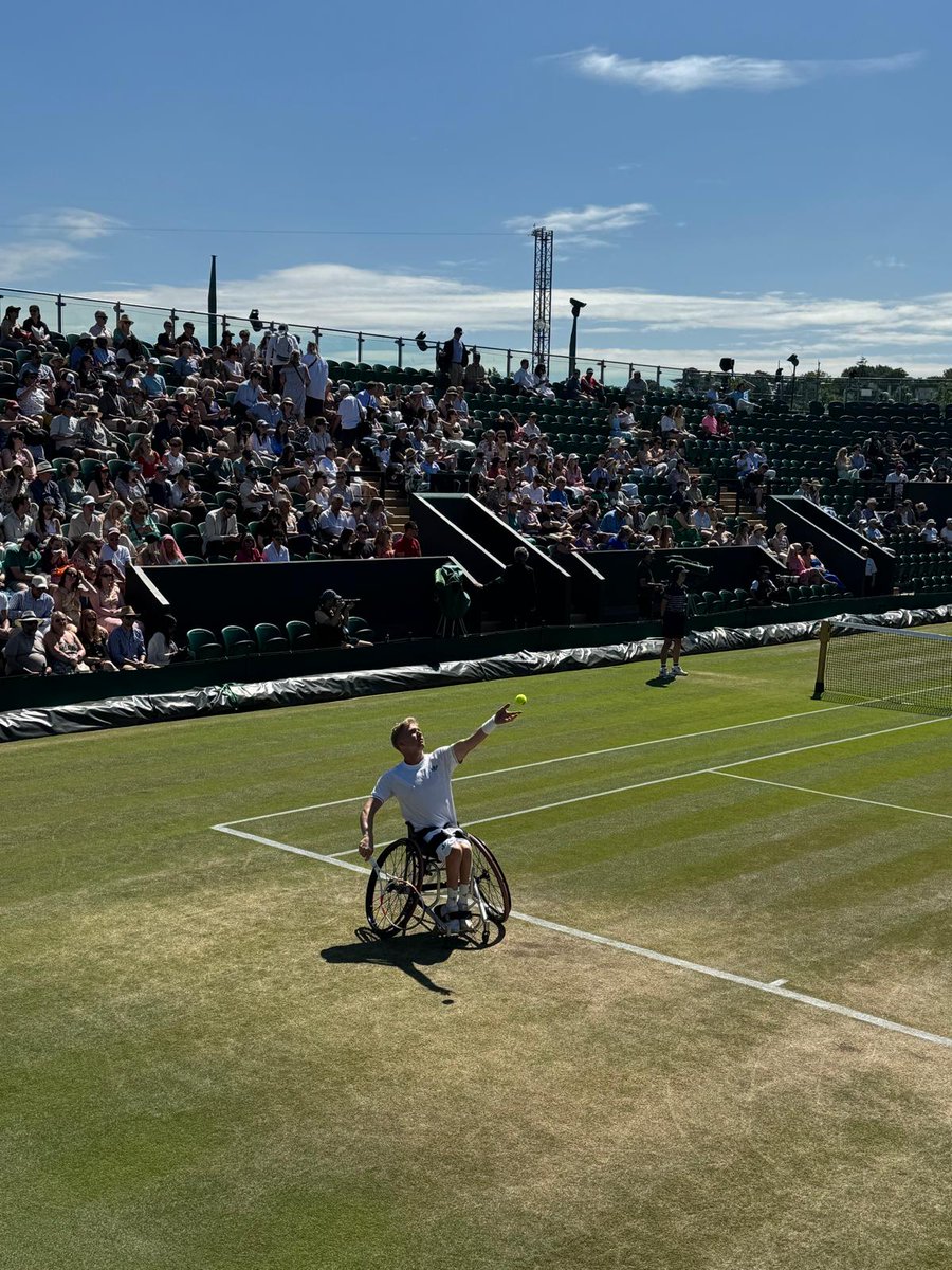 Parsa_Nemati's tweet photo. Top-ranked male 🇺🇸 wheelchair tennis player Casey Ratzlaff, also a @DartMensTennis assistant coach, is up to a career-high ranking of #7 in the wheelchair singles rankings ahead of the US Open next month.

The 26-year-old reached the QF @ both Roland Garros &amp; Wimbledon this year. https://t.co/5WevdgiLlf
