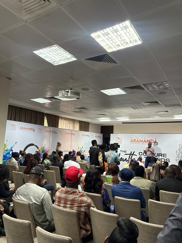 BarbieofMitch's tweet photo. I’ve never seen so many neuroscientists, marketers, and storytellers in one room all speaking the same language.
#Aramanda3 is the crossover event.

Read more here; https://t.co/KI8K1opTps https://t.co/Eha2Dji8ji