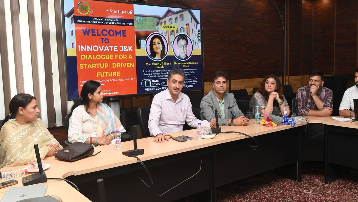 arjimand's tweet photo. Today, at Entrepreneurship Development Institute, spoke about global startup trends, what to learn from J&amp;K's successful startups and the pitfalls prospective startups should avoid. https://t.co/ve87j3YJgo