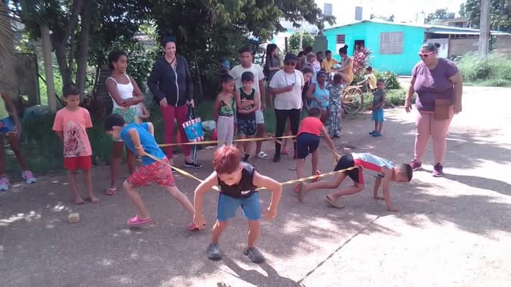 #VillaClaraConTodos continúa en los barrios en este #VeranoSiempreJoven múltiples y atractivas propuestas deportivas  deleitan los corazones de nuestros niños.
#indercuba por más #Deportes.