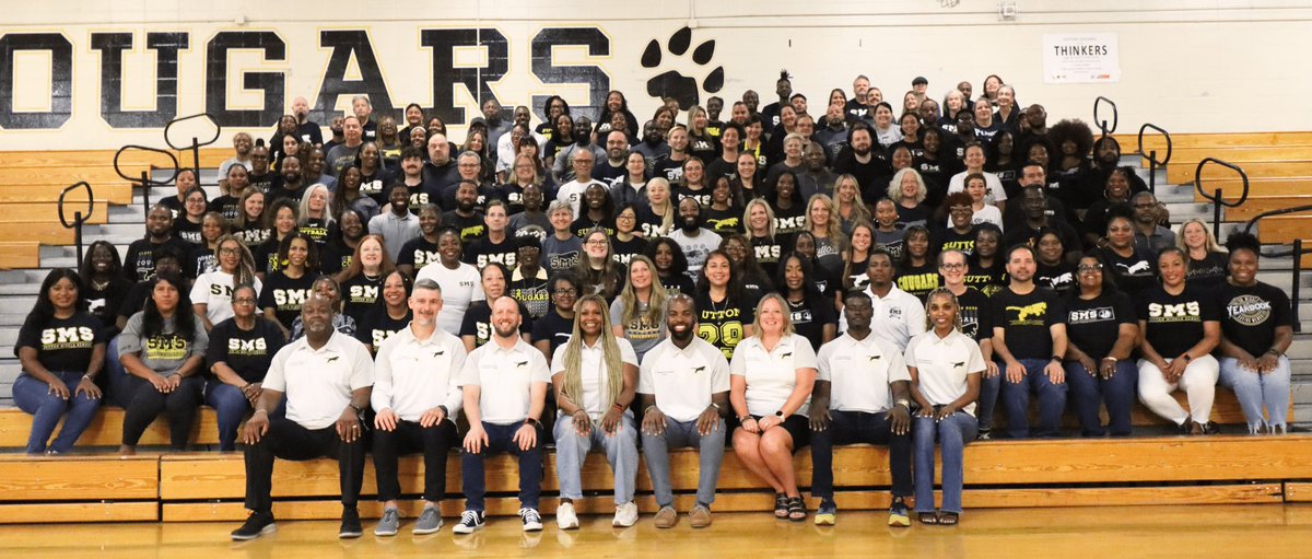 MerriweatherEDU's tweet image. The dream team is back for the 2025-2026 school year! 🦾 Excited to kick off another incredible year with the BEST staff around! 💛🖤 #SuttonStrong @SuttonPTA @SuttonCougars @apsupdate