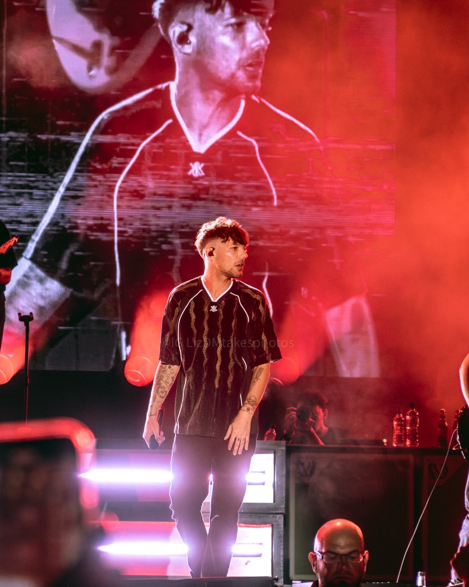 Eu amo q a aparição mais bonita do louis é sempre a próxima