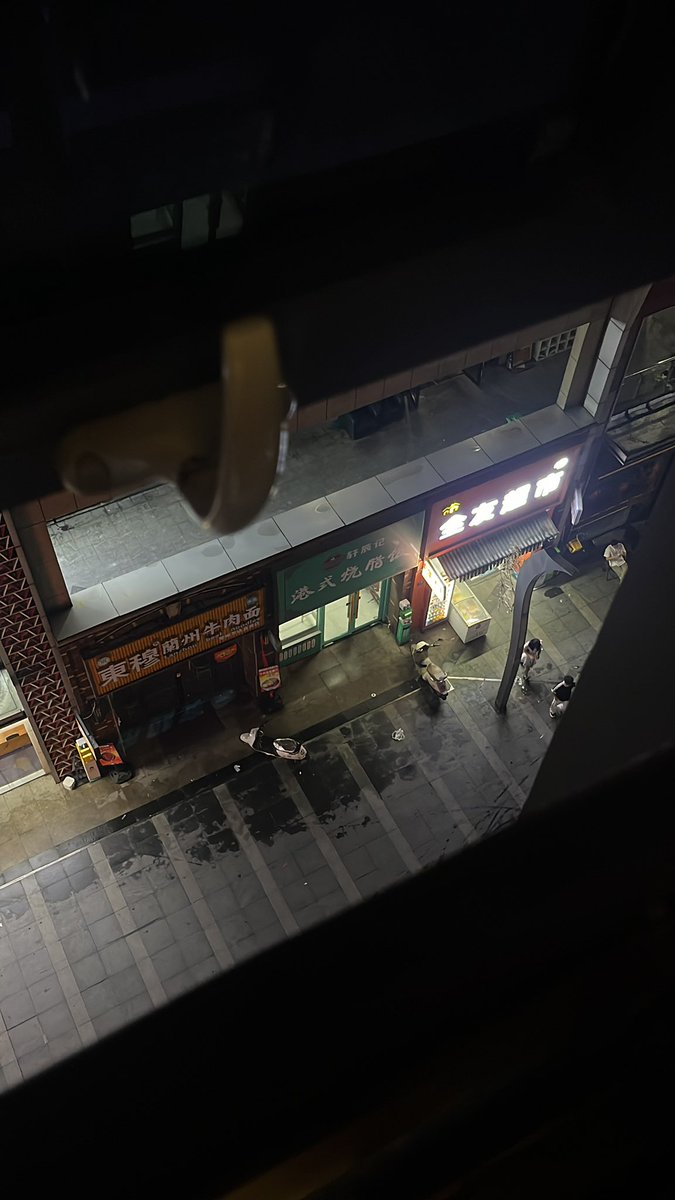 didi282931's tweet photo. 今天在这里  30分钟内猜对给你报房间号 https://t.co/0GtT5ZAKmv