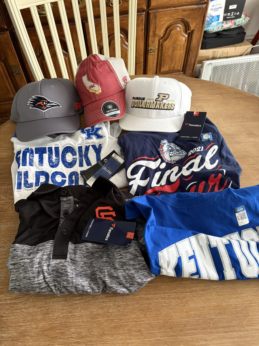 smitherboss's tweet image. (7) piece All New flippers dream! Today only $25 shipped with tracking. Sell either of the #snapback for $25 and get all your money back plus have 6 new items to sell 🔥🔥🔥 #deal #flip #wholesale #THFpro