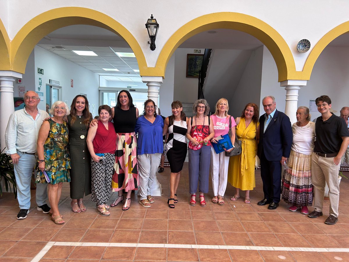 Loles López (@loleslopez) on Twitter photo ✨ Damos un paso adelante en la atención a nuestros mayores con el lanzamiento de Vivir en Casa, una app gratuita que permite cuidarles desde su hogar
Nace del compromiso de <a href="/AndaluciaJunta/">Junta de Andalucía</a>, en colaboración con el gran equipo de <a href="/InfoUMA/">Universidad de Málaga</a> con el objetivo de facilitarles la vida. ✨ Damos un paso adelante en la atención a nuestros mayores con el lanzamiento de Vivir en Casa, una app gratuita que permite cuidarles desde su hogar
Nace del compromiso de <a href="/AndaluciaJunta/">Junta de Andalucía</a>, en colaboración con el gran equipo de <a href="/InfoUMA/">Universidad de Málaga</a> con el objetivo de facilitarles la vida.