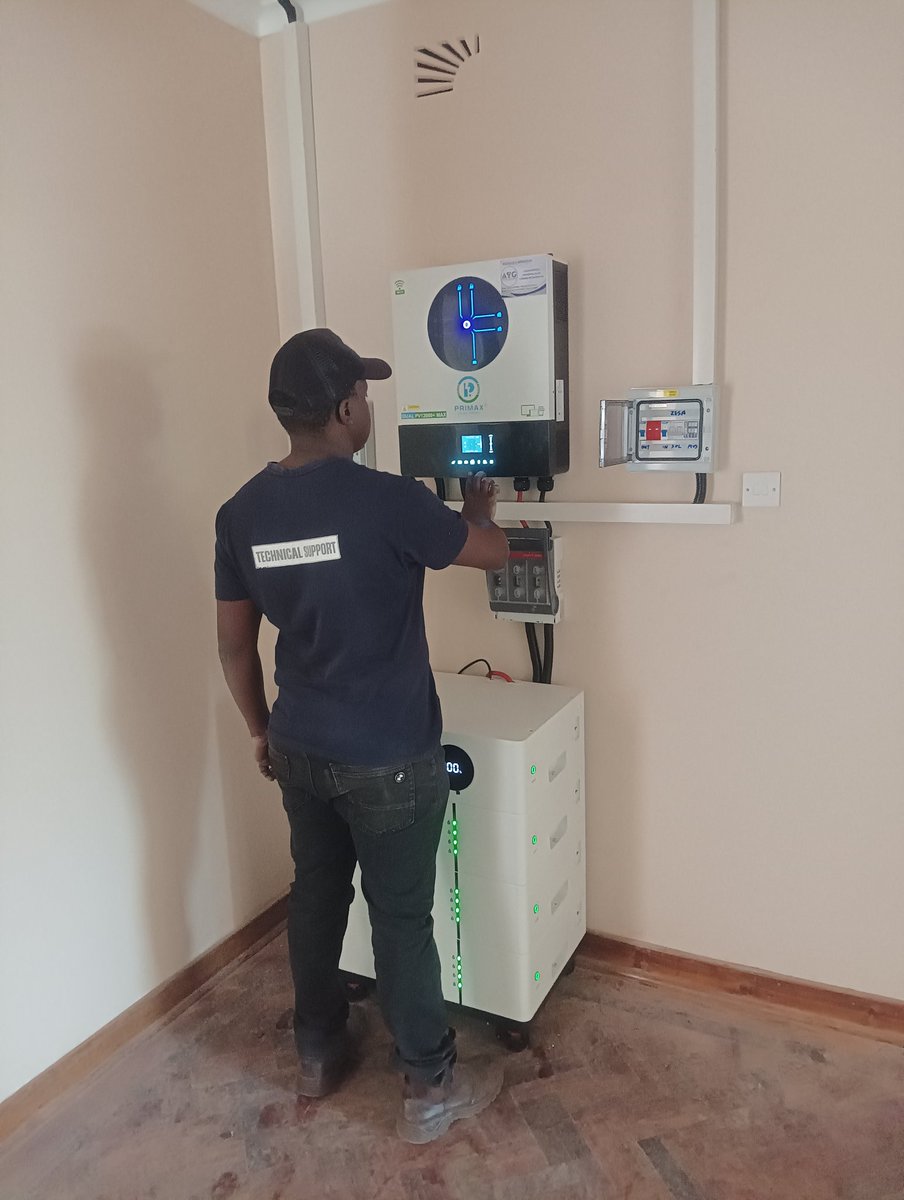 📸 Attached is a 11kva solar inverter, 19.2kwhr battery bank and 10.2kwp PV array

The system is to power 
✅1.5hp booster pump 
✅1hp borehole pump
✅ Washing machine 
✅ Entertainment 
✅ Refrigerators 

Get in touch with our team for more information 
0719225698/0783969213